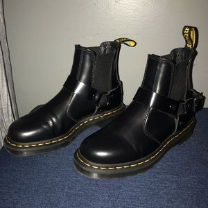 DR. MARTENS WINCOX CHELSEA BOOTS